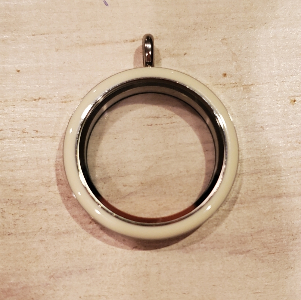 Large Origami Owl White Front Locket